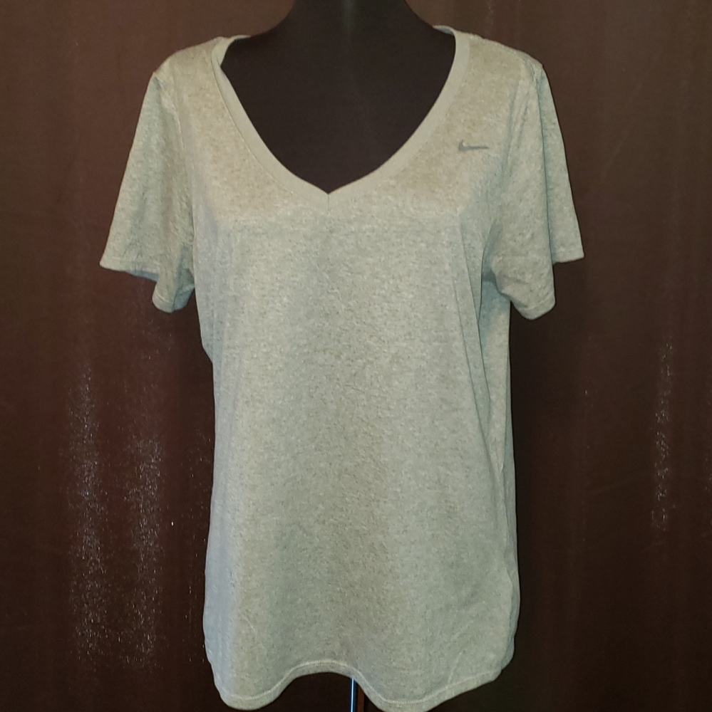 Women's Nike Dry-Fit shirt